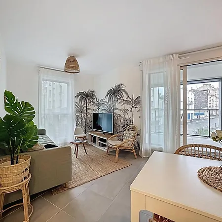 Apartment Les Allees Blatin 4 Pers